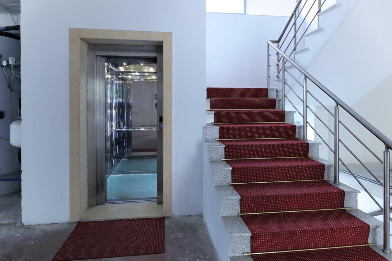 Hotel Gjuta Tirana Exterior foto